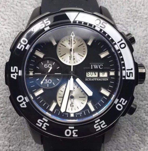 IWC V6 Aquatimer Chronograph Black Rubber Strap